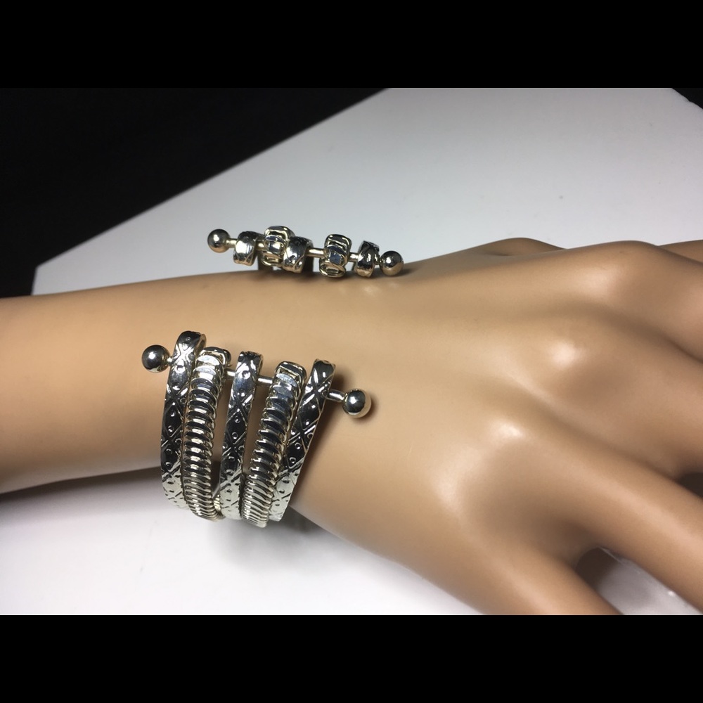 Jewelry - Picture 3 of 6